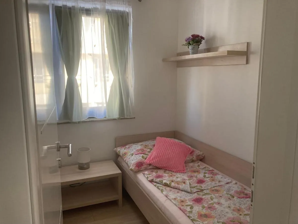 Apartments Elena Privlaka