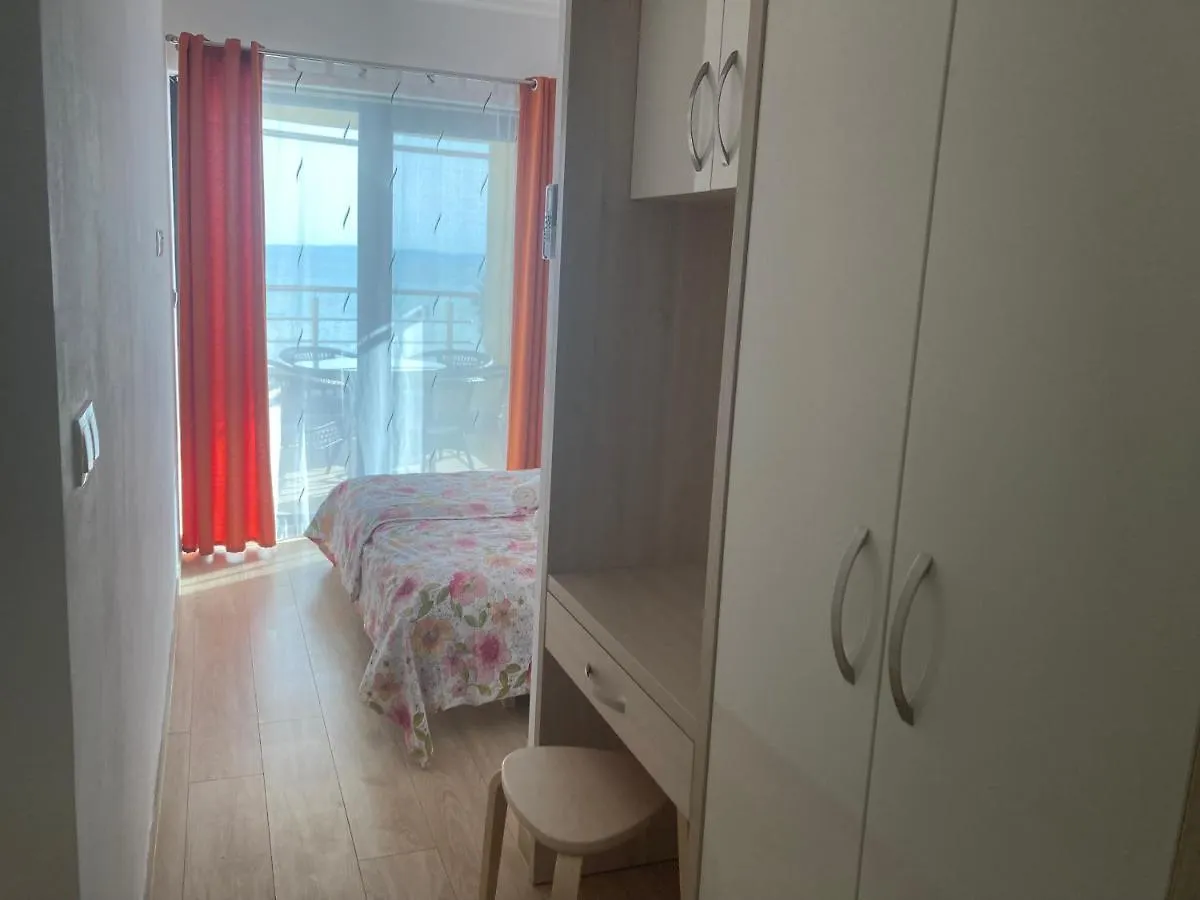 Apartments Elena Privlaka