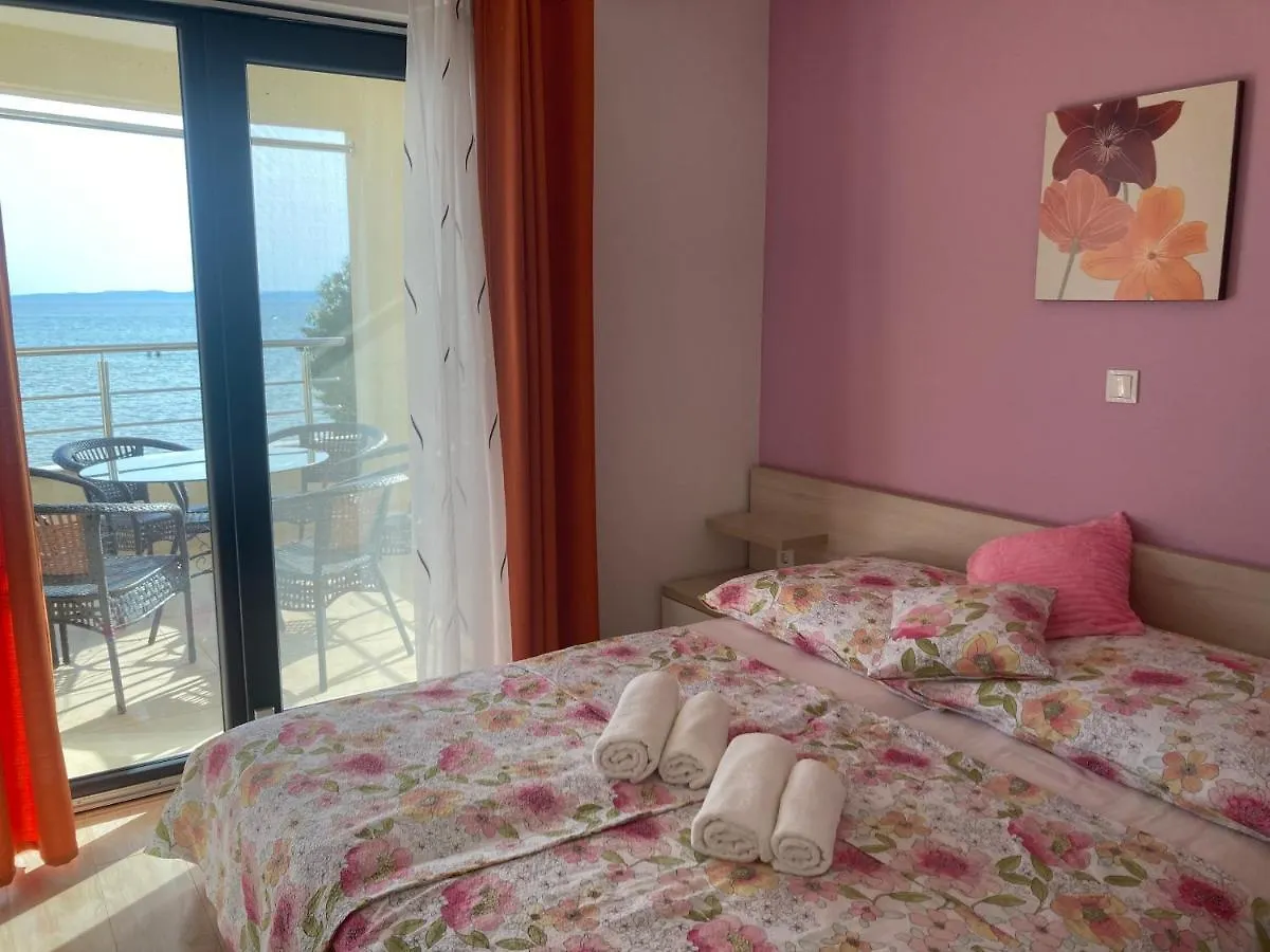 Apartments Elena Privlaka  Privlaka (Zadar)