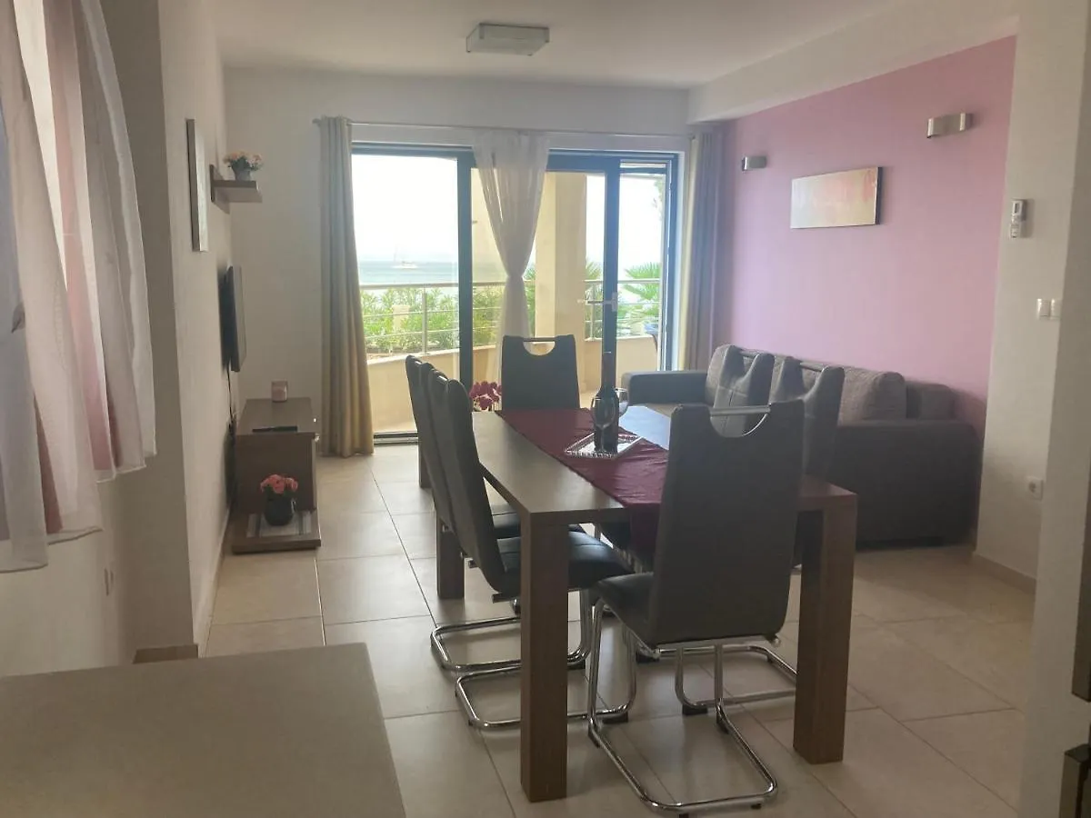 Apartments Elena Privlaka