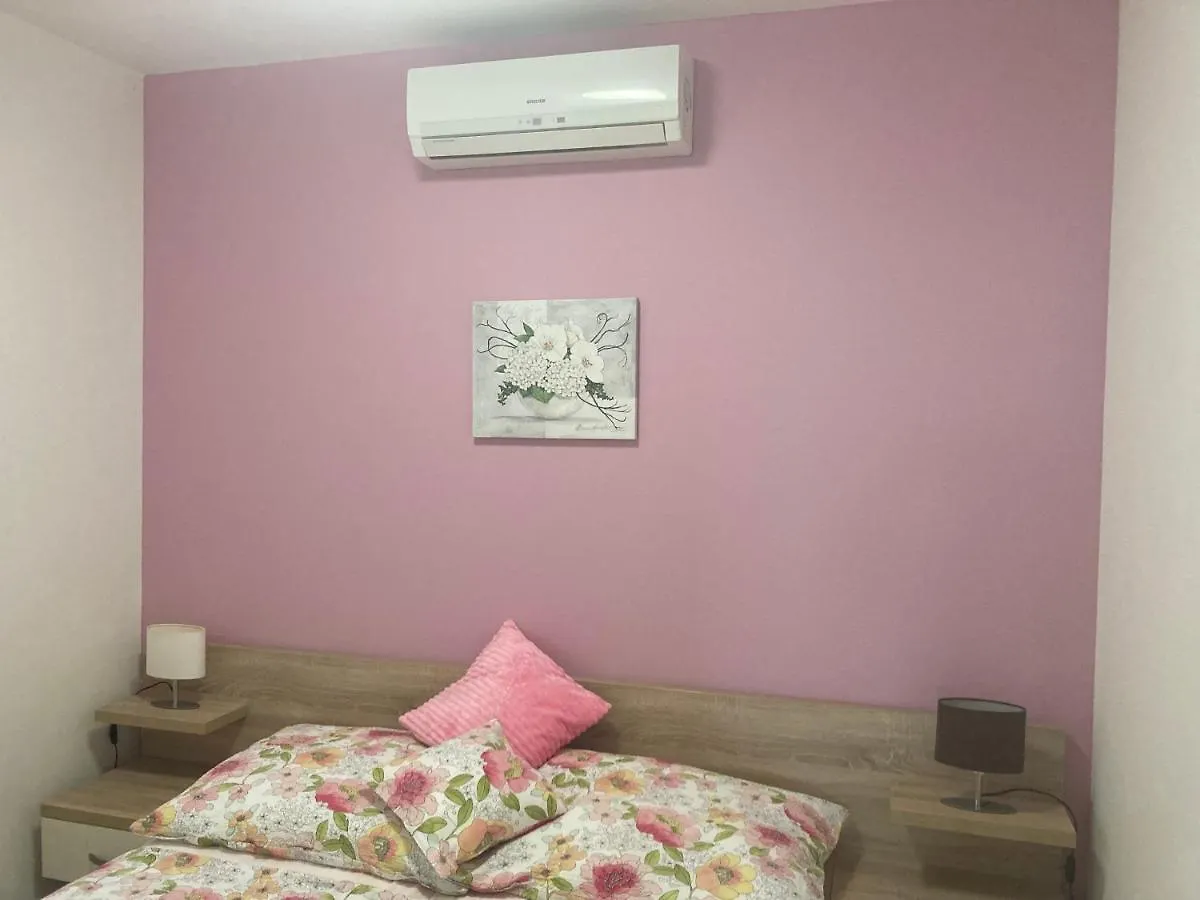 Apartments Elena Privlaka  Croatia